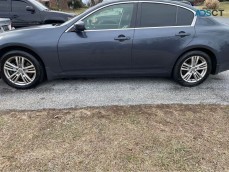 2012 Infiniti 4 door