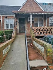 2 Beds 1.5 Baths - House