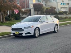 2013 Ford fusion SE Hybrid Sedan 4D