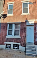 3 Beds 1 Bath Townhouse