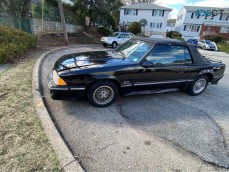 1987 Ford mustang GT Convertible 2D