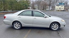 2005 Toyota camry XLE Sedan 4D