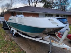 1996 Bayliner deck boat