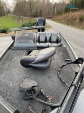 2008 Triton bass boat aluminum