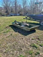 14’ Jon boat $600 OBO