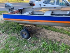 1966 Alumacraft rowboat