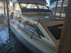 1973 Trojan 26 ft cabin cruiser flybridg