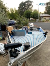 1976 Valco 15' aluminum boat