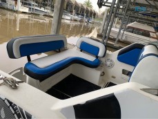 1998 RINKER cabin cruiser custom wrap bt