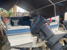 1989 Bayliner cuddie cabin